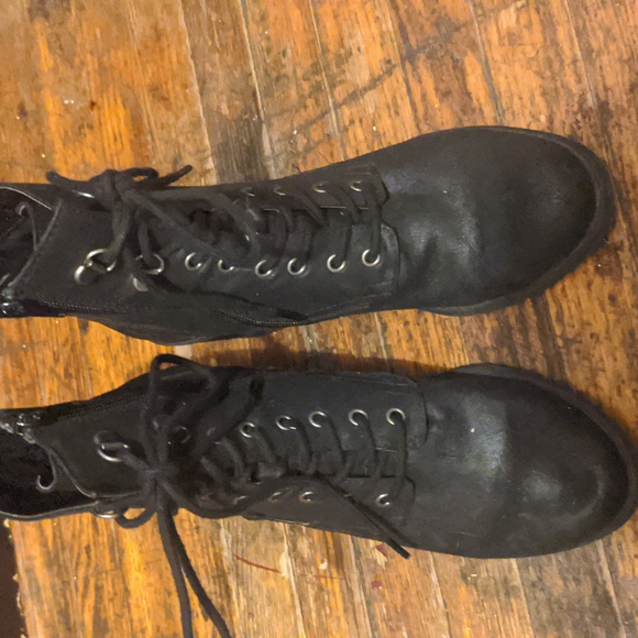 White mountain lace up shoes - Picture 3 of 3